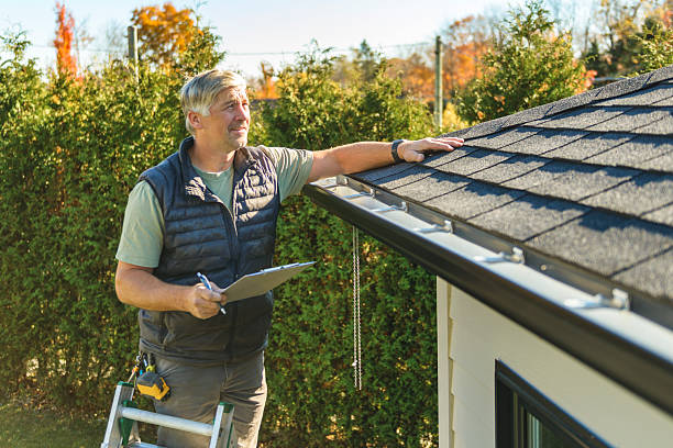 Professional Roof Repair technician working in Everson, WA